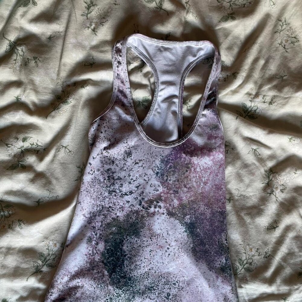 Women’s Lululemon grey and purple spray paint design tank top for athleisure